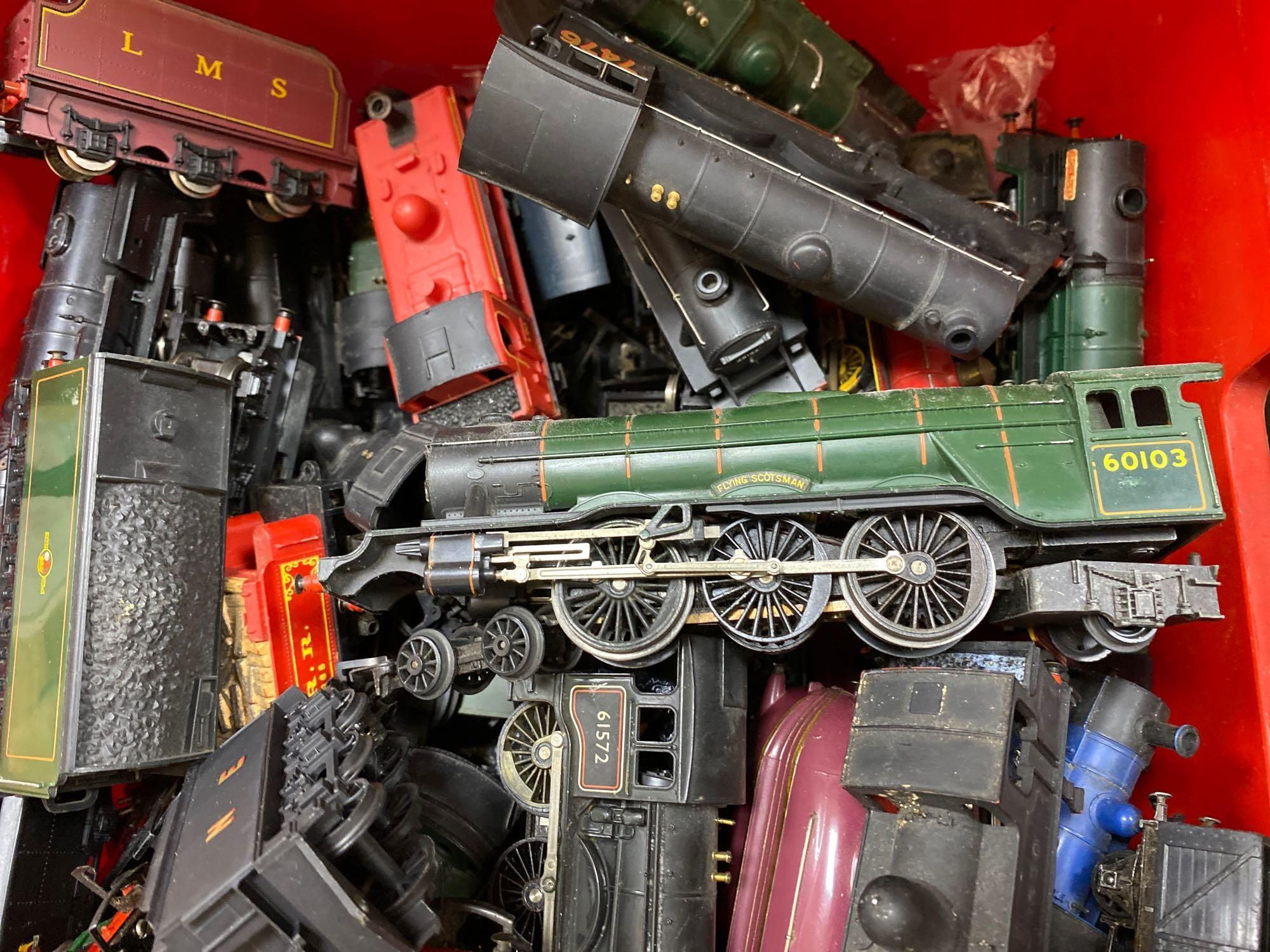 Hornby Railways, Tri-Ang Hornby and others, locomotives, rolling stock, accessories, etc., some boxed